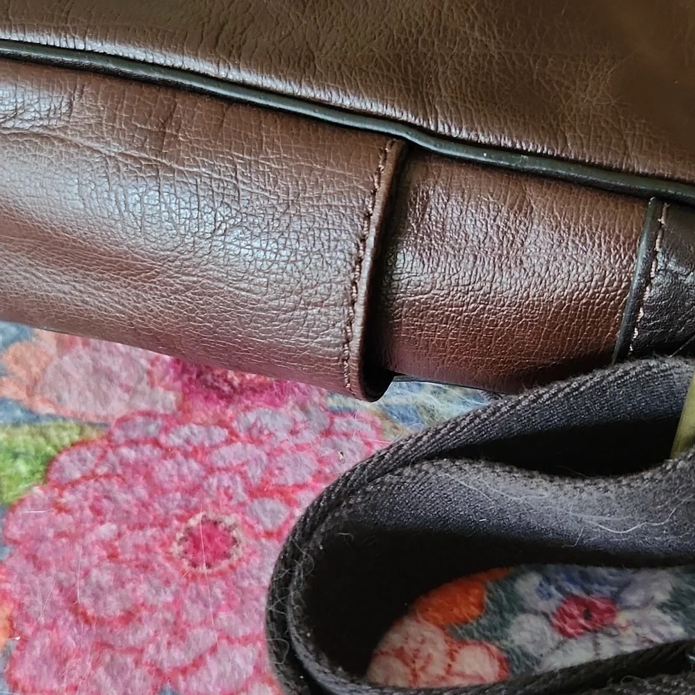 Fossil Messenger Laptop Bag Travel Business Casual Upscale Prep